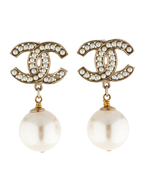 coco chanel pearl earrings